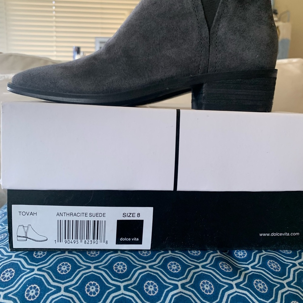NIB Dolce Vita “Tovah” style bootie, anthracite suede size 8